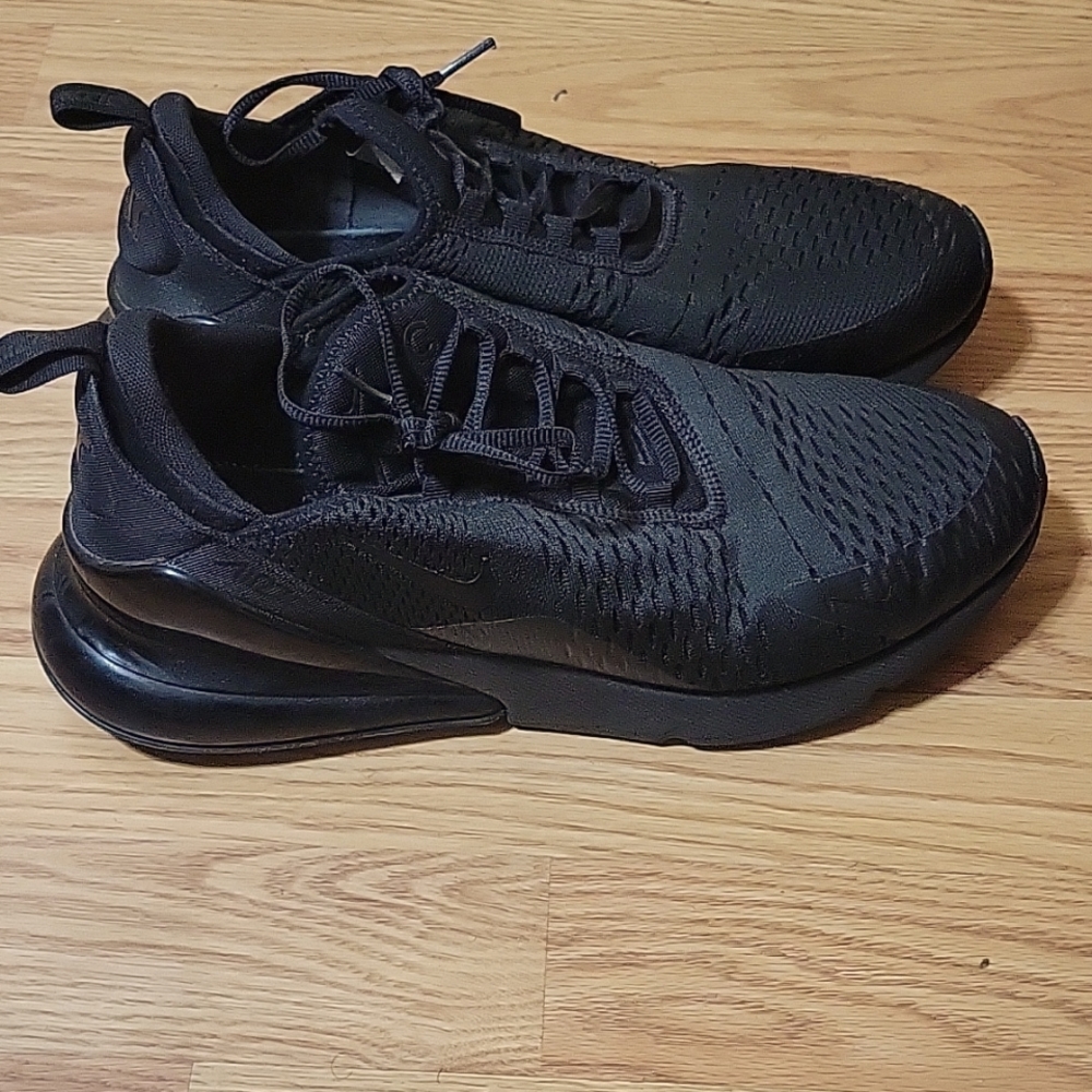 Nike 270 black mens sneakers size 11.5